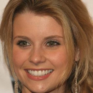 Joanna Garcia Biography