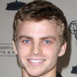 Drew Garrett - Age, Height, Birthdate, Family, Wiki & More