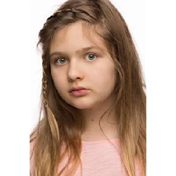 Georgie Linscott - Age, Bio, Birthdate, Family, Networth & More