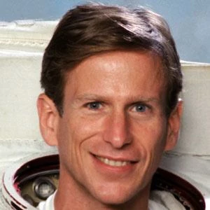 Michael Gernhardt - Family, Bio, Birthday, Family, Income & More