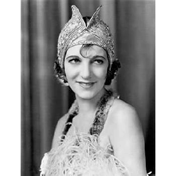 Gertrude Lawrence - Family, Bio, Birthday, Family, Income & More