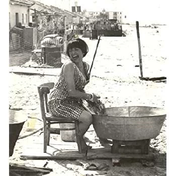 Gila Almagor - Age, Bio, Birthdate, Family, Networth & More