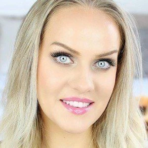 Gin Amber Biography