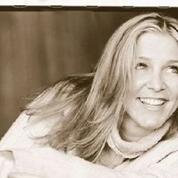 Gina Tuttle - Age, Height, Birthdate, Family, Wiki & More