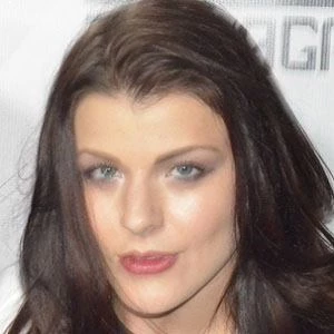 Janelle Ginestra Biography