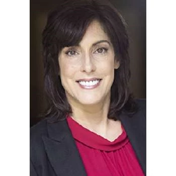 Glenna Reinhardt - Age, Bio, Birthdate, Family, Networth & More