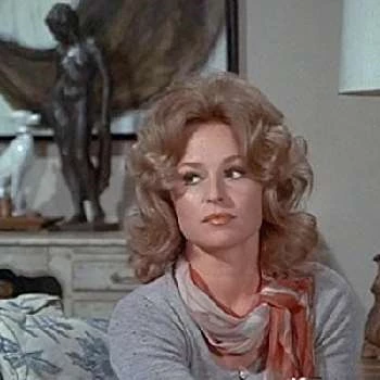 Gloria Dixon - Age, Bio, Birthdate, Family, Networth & More