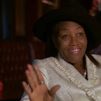 Gloria Jones - Biography, Birthday, Family, Wki, Networth & More