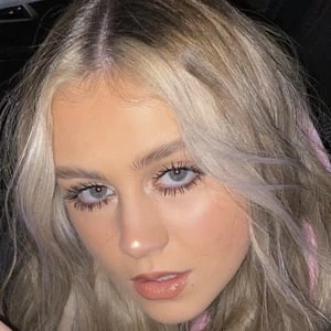 Paige Gold - Family, Bio, Birthday, Family, Income & More