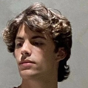 Gage Gomez Biography