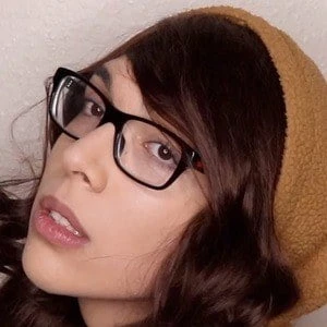 Chloé Gomez - Age, Height, Birthdate, Bio, Family, Networth & More