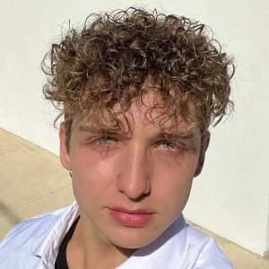 Leo Gonçalvez - Parents, Networth, Bio, Birthdate, Family Wiki & More