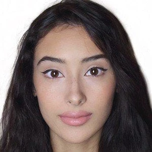 Savannah González - Adderess, Bio, Birthdate, Family, Wiki & More