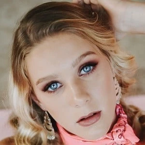 Charlize Goody - Income, Birthday, Family, Bio, Networth & More