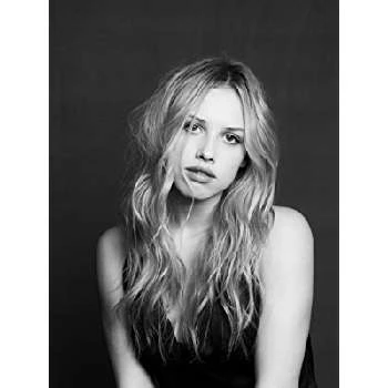 Gracie Dzienny Biography