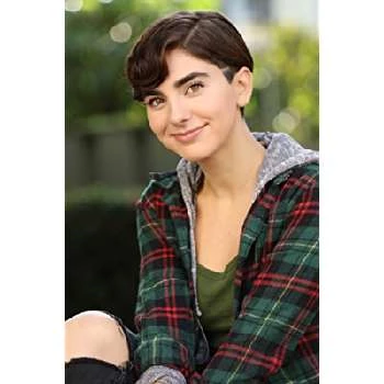 Gracie Lacey - Age, Bio, Birthdate, Family, Networth & More