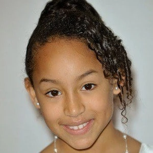 Ashley Nicole Greene - Family, Bio, Birthday, Family, Income & More