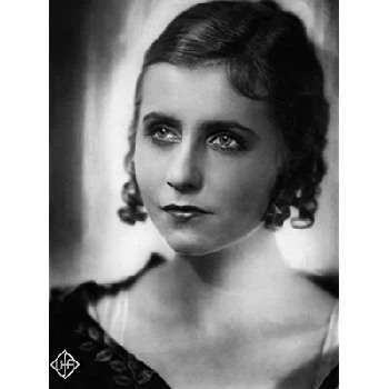 Grete Mosheim - Age, Bio, Career, Family, Wiki, Networth & More