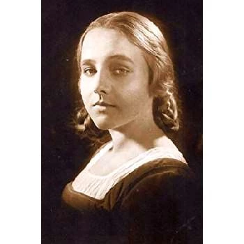 Grete Reinwald - Bio, Networth, Family, Age, Birthdate & More