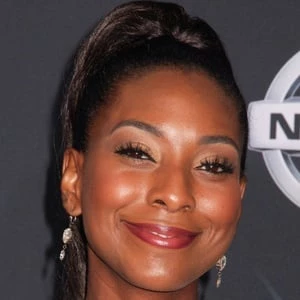 Napiera Groves - Income, Birthday, Family, Bio, Networth & More