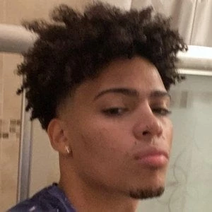 Hugo Guzman - Family, Bio, Birthday, Family, Income & More