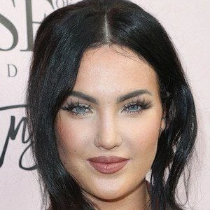 Natalie Halcro Biography