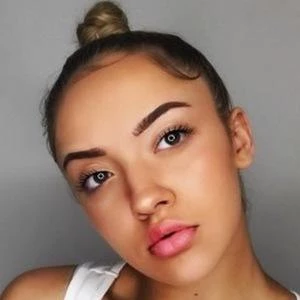 Lauren Halil - Wiki, Family, Bio, Birthdate, Networth & More