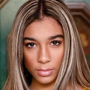 Aspen Halle - Networth, Bio, Birthdate, Age, Family & More