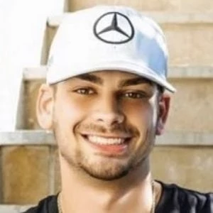 Chandler Hallow Biography