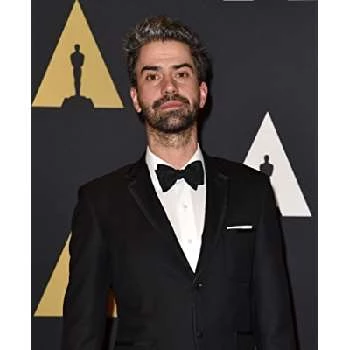 Hamish Linklater - Wiki, Family, Bio, Birthdate, Networth & More