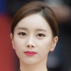 So-Young Han - Age, Bio, Birthdate, Family, Networth & More