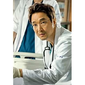 Han Suk-kyu - Networth, Biography, Birthdate, Family & More