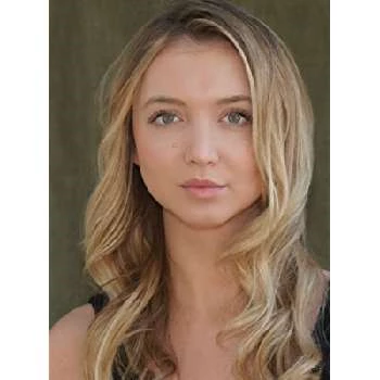 Hana Hayes - Height, Bio, Wiki, Family, Birthplace, Networth & More