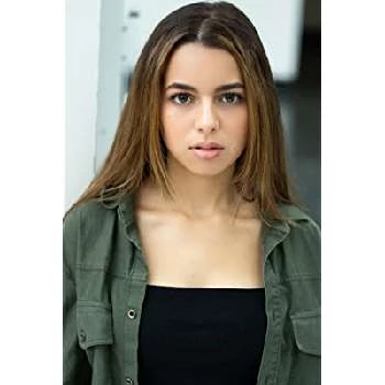 Hana Kashaf - Age, Bio, Birthdate, Family, Networth & More