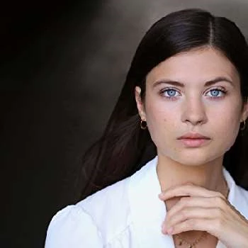 Hanna Ardéhn - Family, Bio, Birthday, Family, Income & More