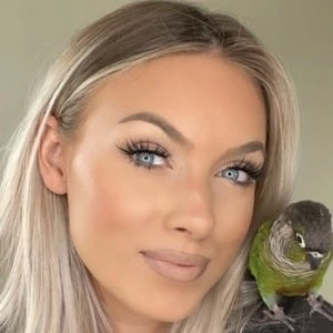 HannaLee Marie Biography