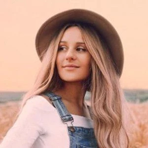 Rosie Hardy - Networth, Biography, Birthdate, Family & More