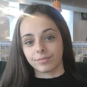 Emily Rose Harris - Birthplace, Bio, Wiki, Birthday, Family, Networth & More