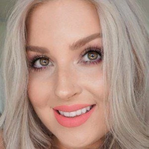 Shannon Harris Biography