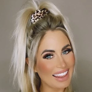 Karin Hart - Income, Birthday, Family, Bio, Networth & More