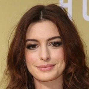 Anne Hathaway Biography