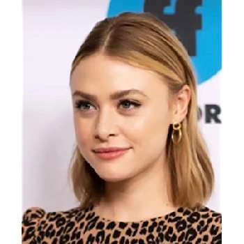 Hayley Erin - Date Of Birth, Bio, Birthdate, Parents, Networth & More