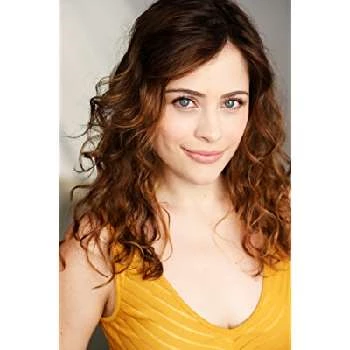 Hayley Gulizia - Age, Bio, Birthdate, Family, Networth & More