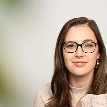 Hayley Kezber - Age, Bio, Birthdate, Family, Networth & More