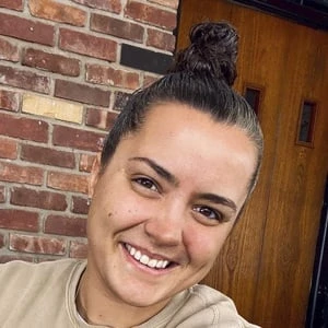 Rebecca Hayter - Family, Bio, Birthday, Family, Income & More