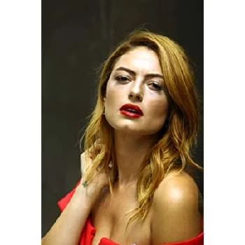 Hazal Senel - Age, Wiki, Birthdate, Bio, Networth, Family & More