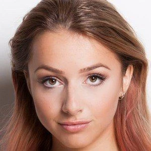 Emma Heesters Biography