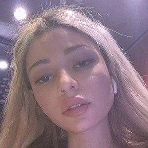 HelenaLive - Age, Height, Birthdate, Family, Wiki & More