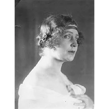 Helmi Lindelöf - Bio, Networth, Family, Age, Birthdate & More