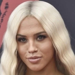 Tammy Hembrow Biography